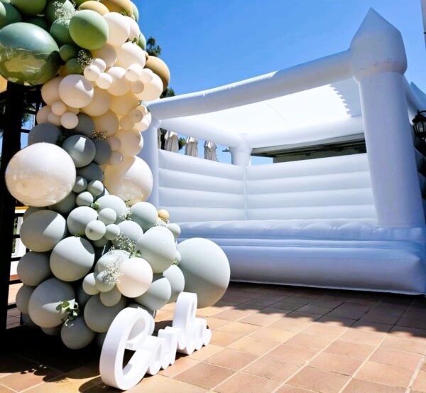 Exclusive white bouncy castle - Image 16
