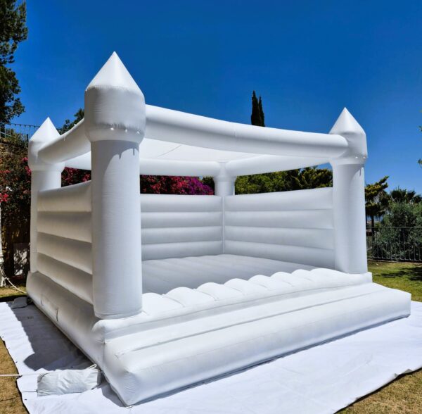 Exclusive white bouncy castle - Image 18