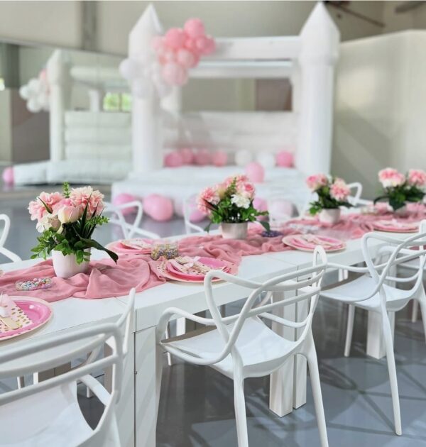 Exclusive white bouncy castle - Image 2